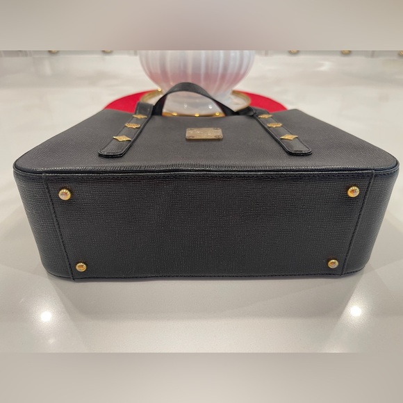 Title: Black MCM Leather Handbag - Picture 9 of 10